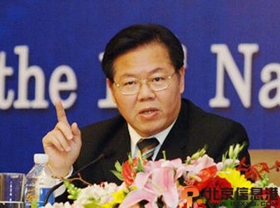 厦大女教授谢灵炮轰校长朱崇实 揭其资料照片曾爆吴世农丑闻