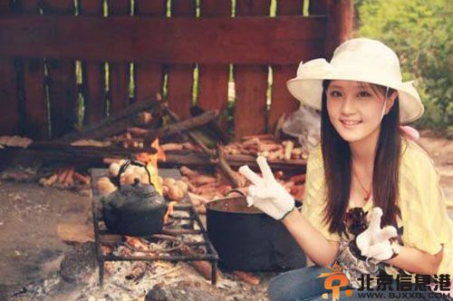剑桥女博士杨嘉丽微博照片走红 揭个人资料被称赞人生赢家
