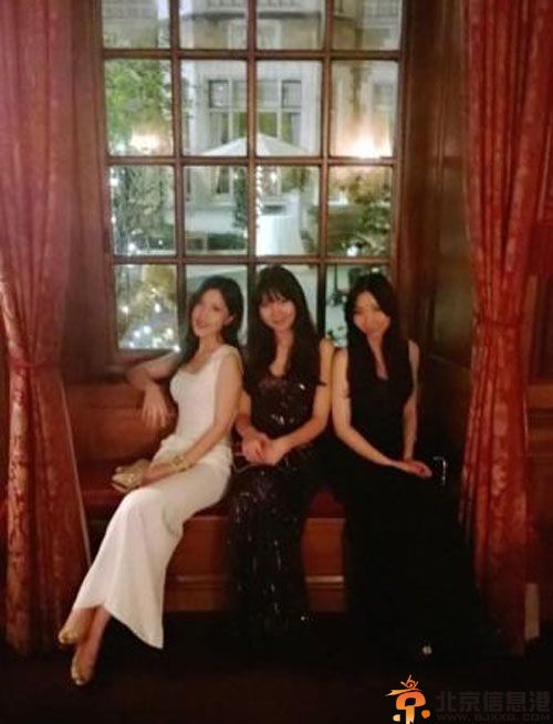 剑桥女博士杨嘉丽微博照片走红 揭个人资料被称赞人生赢家