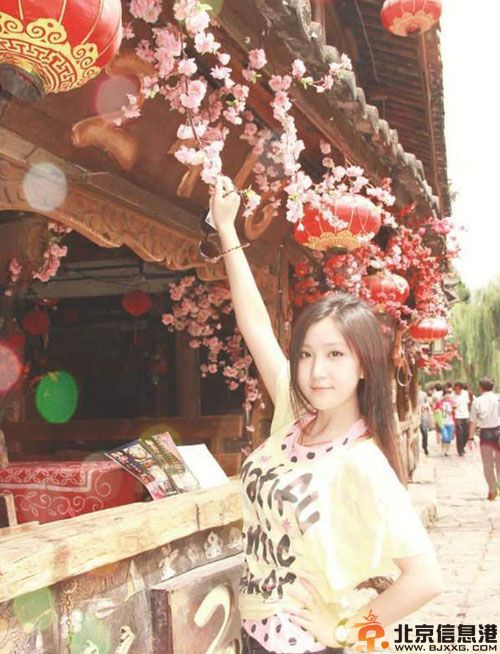 剑桥女博士杨嘉丽微博照片走红 揭个人资料被称赞人生赢家