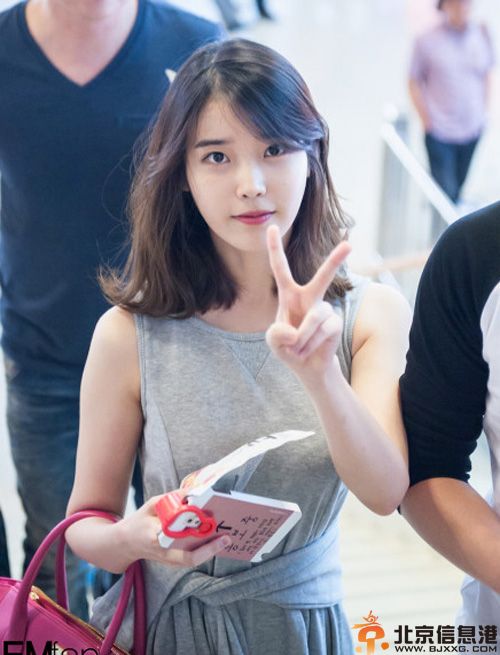 IU李智恩整容前后生活照片 节目中自爆成绩差到没有大学要