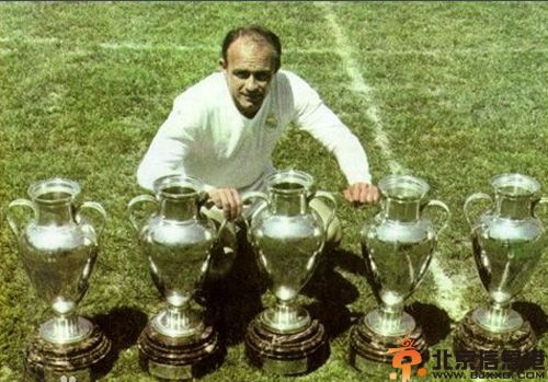 皇马球星迪斯蒂法诺因病去世 揭其个人资料传奇职业生涯