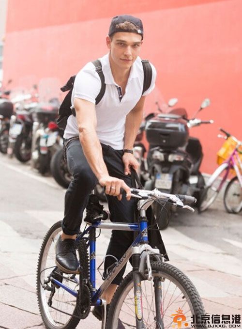 巴西男模Alexandre Cunha个人资料照片 最帅萌爹女友Maud Le Fort