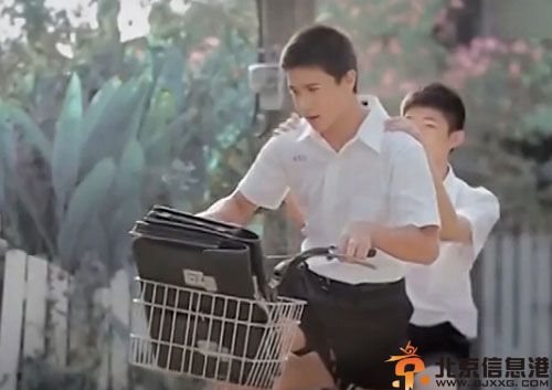 泰国歌曲人妖的忠诚歌词中文版 女主角Nisamanee Lertworapong