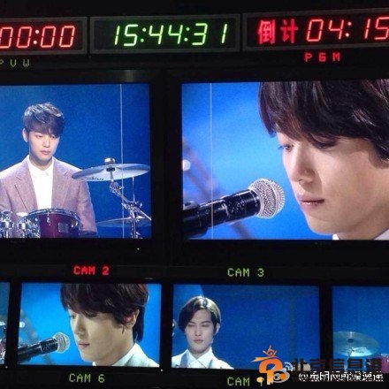 C.N.Blue《天天向上》录制现场彩排现场高清大图 郑容和姜敏赫深情演唱