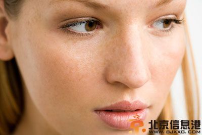 搞清女人脸上长色斑的原因 让色斑远离你