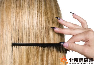 烫发后头发干枯毛躁怎么办 良好护发习惯让你远离头发干枯