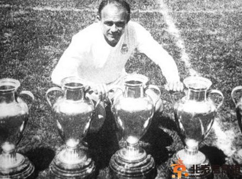 皇马传奇迪斯蒂法诺病逝享年88岁 揭其个人资料简历照片