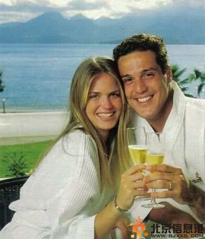 巴西名模苏珊娜个人资料照片 调侃拯救巴西靠苏珊娜的男人