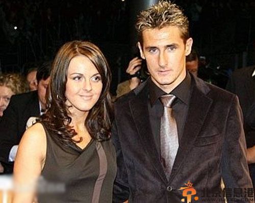 克洛泽妻子希尔维娅儿子照片资料曝光 曝克洛泽空翻图片