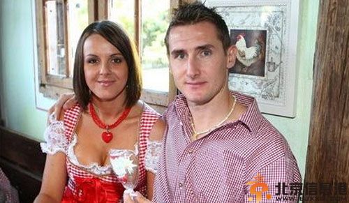 克洛泽妻子希尔维娅儿子照片资料曝光 曝克洛泽空翻图片