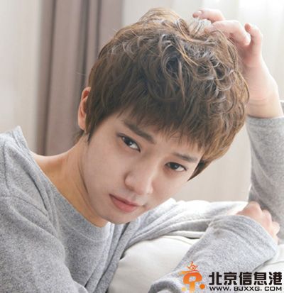 男生齐刘海短发发型图片 清新迷人小秘诀让你可爱帅气加分