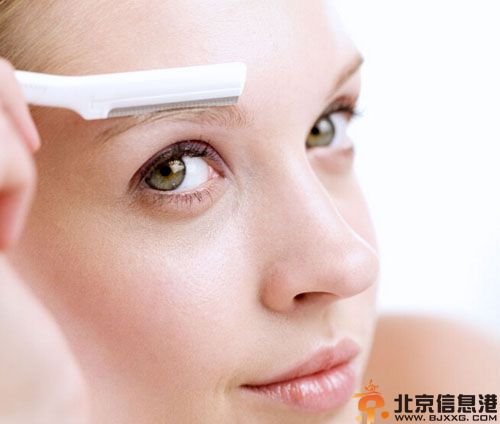 自己修眉技巧 掌握方法流程为自己修精致眉形