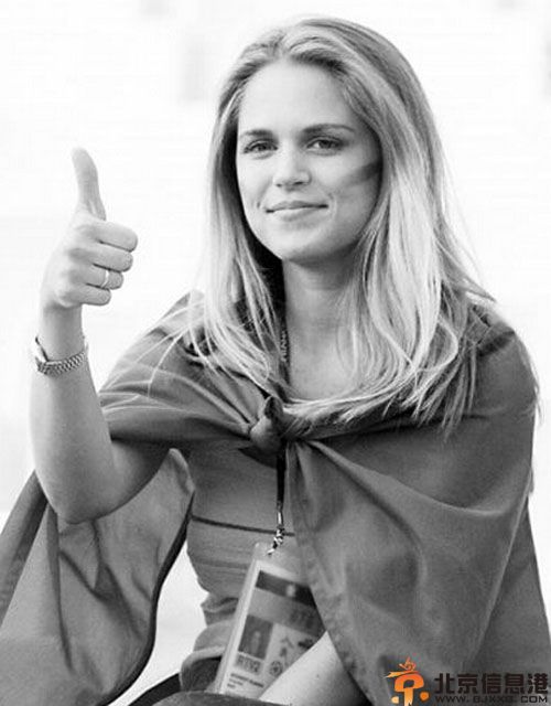 巴西守门员塞萨尔老婆苏珊娜遭调侃 巴西惨败门成最大替罪羊