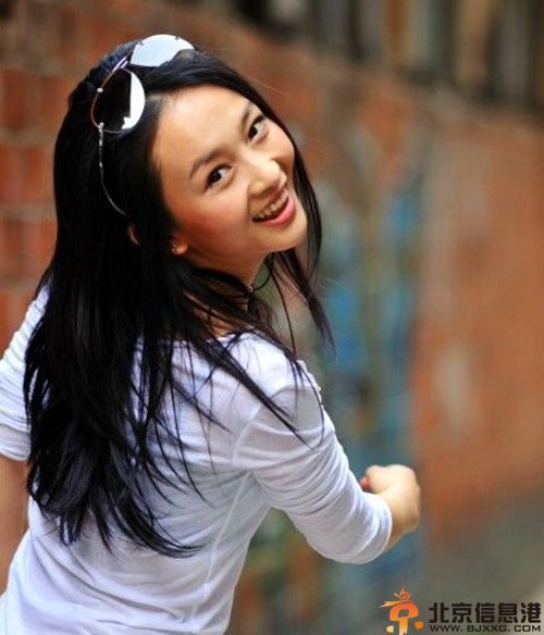 夏一瑶个人资料年龄照片车祸后近况 微博澄清与潘粤明车震事件