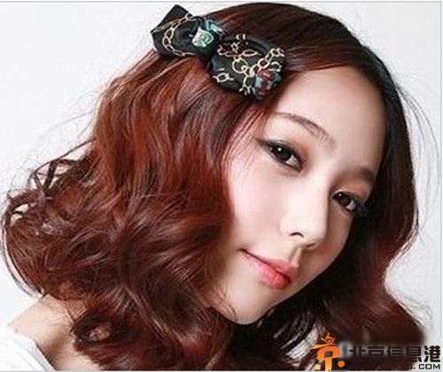 女生短发烫发发型图片 引领时尚潮流