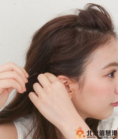 长卷发盘发步骤图解 让你夏日不惧炎热
