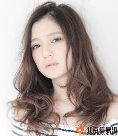 中长发烫发发型图片欣赏 感受烫发的魅力