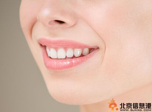 简单美白牙齿方法 让你绽放自信笑容