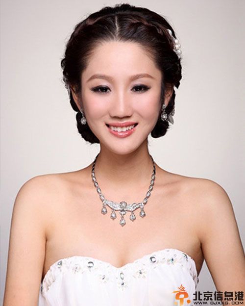 韩式新娘编发教程图解 打造完美优雅韩式新娘