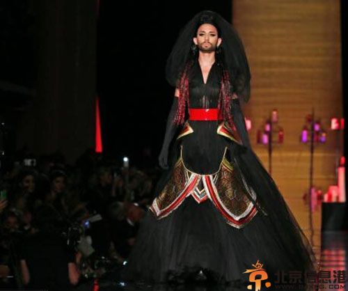 大胡子小姐是男是女 变装男歌手肯奇塔·沃斯特资料性别照片