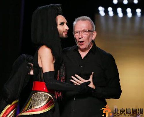 大胡子小姐是男是女 变装男歌手肯奇塔·沃斯特资料性别照片