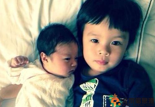 邓超儿子邓涵之女儿邓涵一个人资料近照 等等小花文艺名字萌萌哒