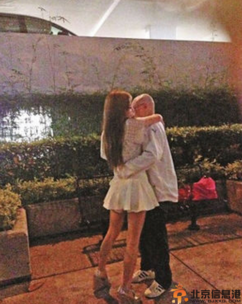 嫩模艾美琦amy公园夜勾富豪曾权威 揭艾美琦amy个人资料微博照片