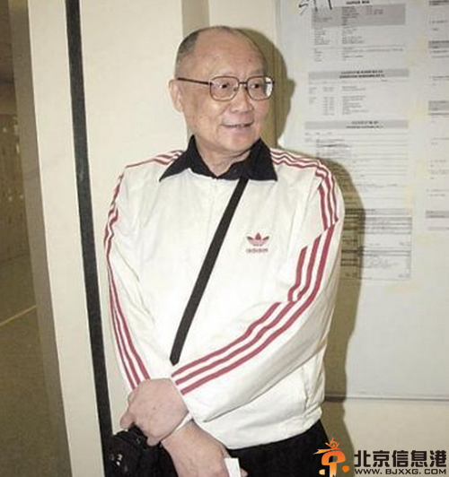 曾权威与嫩模公园野战被热搜 曾权威身价背景个人资料照片曝光