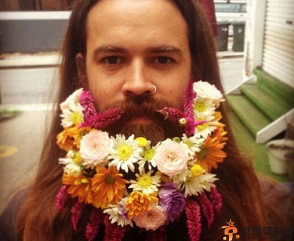 另类男人胡子插花照片 花胡子画面太美看着看着都醉了