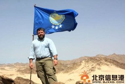 男子Heaton插旗建国圆女儿公主梦 自封国王女儿成北苏丹王国公主