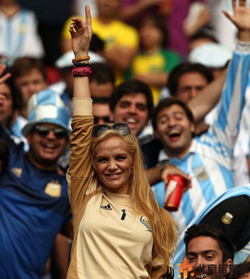 阿根廷门将罗梅罗妻子埃利亚纳资料照片 揭小纸条事件真相