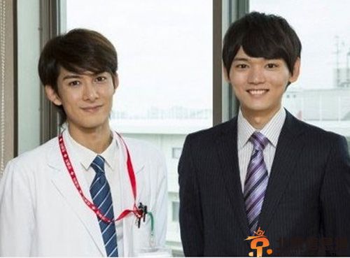 柏原崇佟丽娅亲密照是怎么回事 柏原崇上年代秀揭其老婆是谁