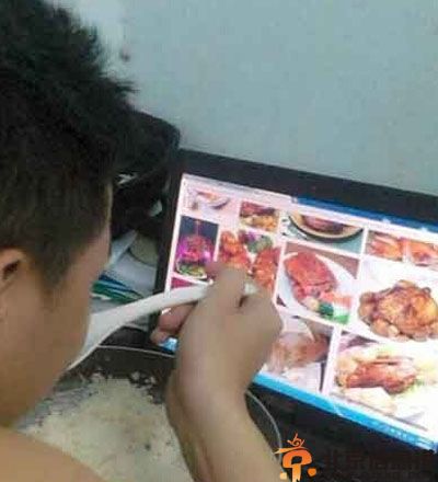 搞笑图片看肉的阿汪很忧伤 一直不懂这货怎么穿衣服