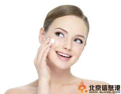 眼膜怎么贴怎么用注意事项 小编教你自制眼膜多久用一次
