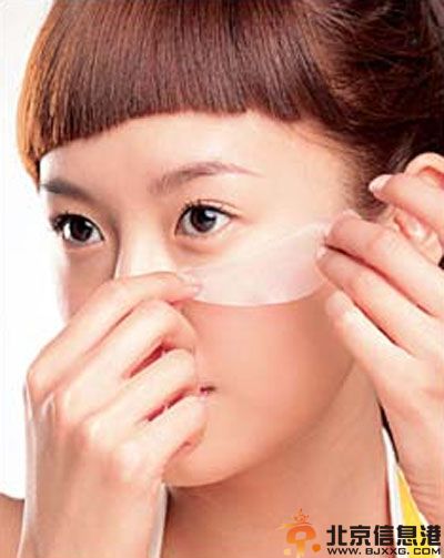 眼霜的正确使用方法 眼霜使用方法步骤图解