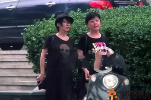 谢楠怀孕照大集结 老公吴京大胆宣布喜当爹