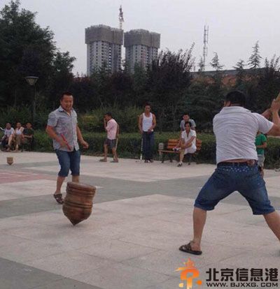 亮点图二货损友伤不起 千万不要跟损友同台飙戏