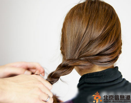 简单韩式编发图解 打造最甜美发型