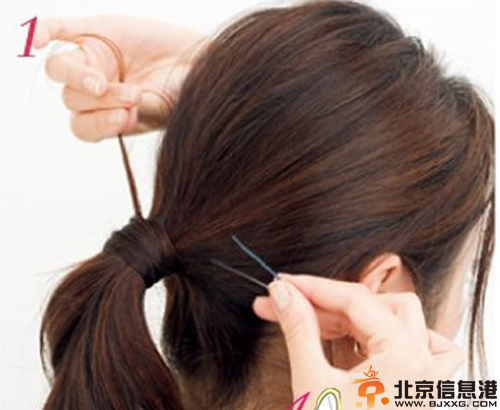 史上最简单的中分马尾扎发图解 甜美又妩媚