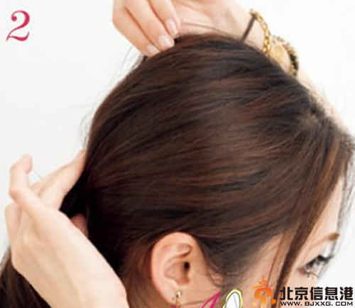 史上最简单的中分马尾扎发图解 甜美又妩媚