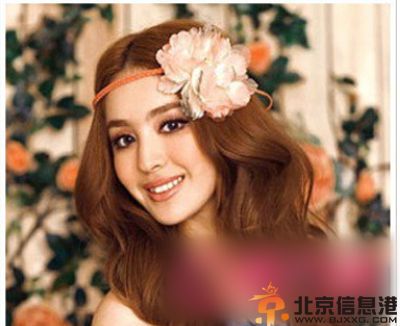 2014最新伴娘发型图片 做最美丽得体的伴娘