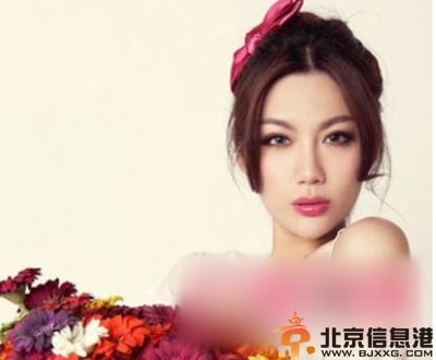 2014最新伴娘发型图片 做最美丽得体的伴娘
