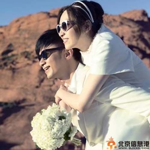 古巨基晒婚纱照微博感谢老婆 与Lorraine20年终成正果