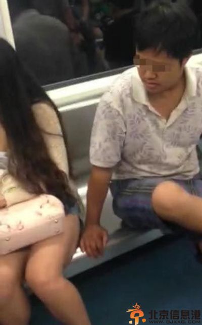 成都地铁猥琐男资料遭人肉 咸猪手猥亵女子图片视频曝光