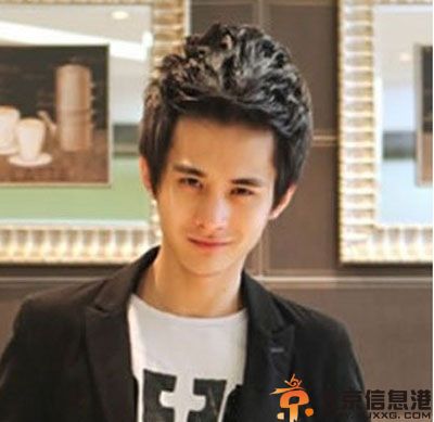 男生方脸适合什么发型 找准适合的才是最成熟帅气的