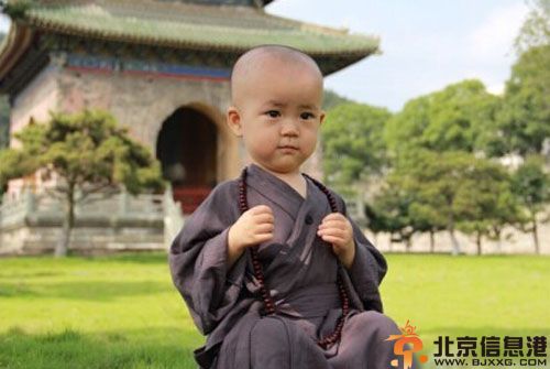 武当小和尚变身超萌道姑 小余的徐小鱼微博曝女儿小鱼照片