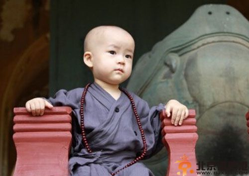 武当小和尚变身超萌道姑 小余的徐小鱼微博曝女儿小鱼照片