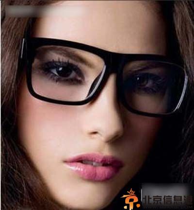 芭比娃娃妆怎么化步骤图解 教你打造冷艳芭比形象
