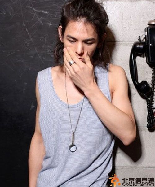 小时代Neil李贤宰女友是谁 普通话搞笑引关注揭其资料微博照片